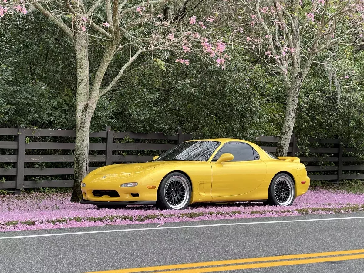 1993 Mazda RX-7 Yellow 1993 Mazda RX-7
