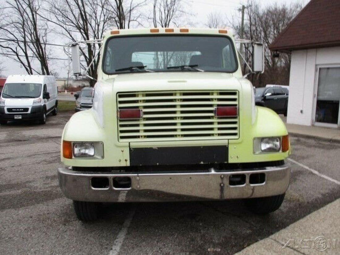 1993 International Harvester 4700 MEDIUM DUTY - photo 2