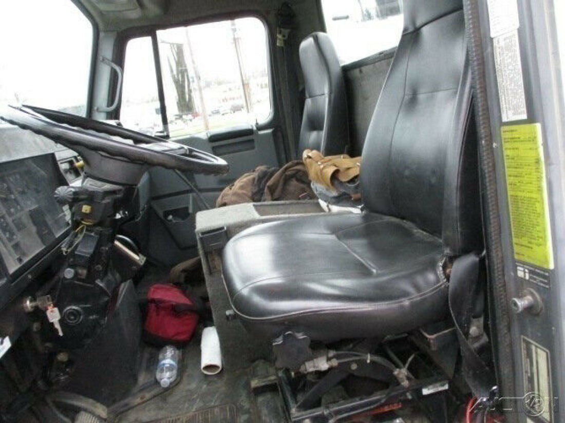 1993 International Harvester 4700 MEDIUM DUTY - photo 8