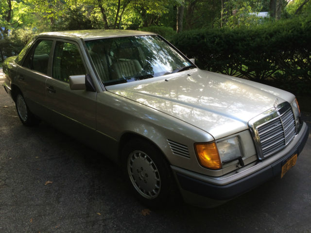 1993 Mercedes-Benz 300-Series 4 Door - photo 2