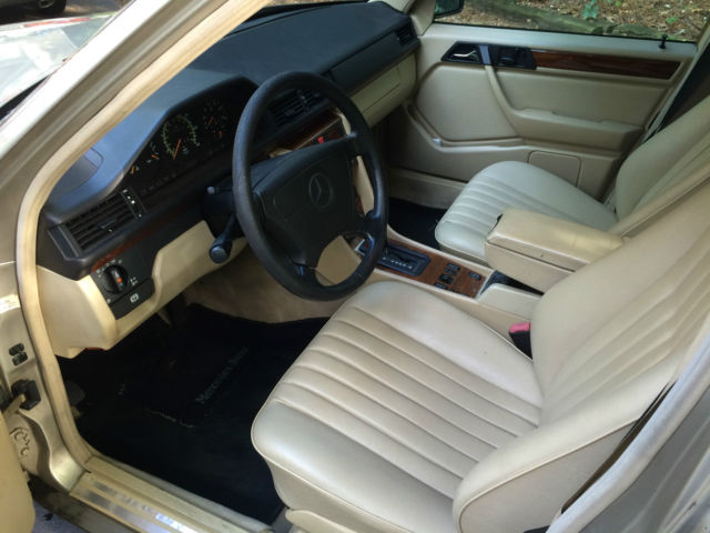 1993 Mercedes-Benz 300-Series 4 Door - photo 8