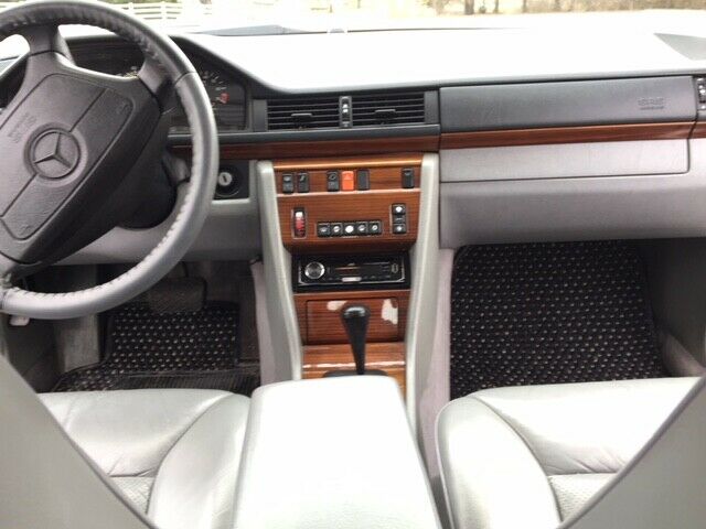 1993 mercedes 300E 1993 Mercedes-Benz 300-Series grey leather