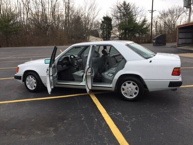 1993 Mercedes-Benz 300-Series grey leather - photo 10