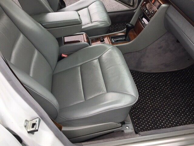 1993 Mercedes-Benz 300-Series grey leather - photo 5