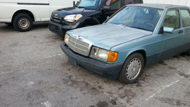 1993 Mercedes-Benz 190E 2.6 Sedan 4-Door 2.6L 2599CC l6 GAS SOHC Naturally Aspir 1993 Mercedes-Benz 190-Series