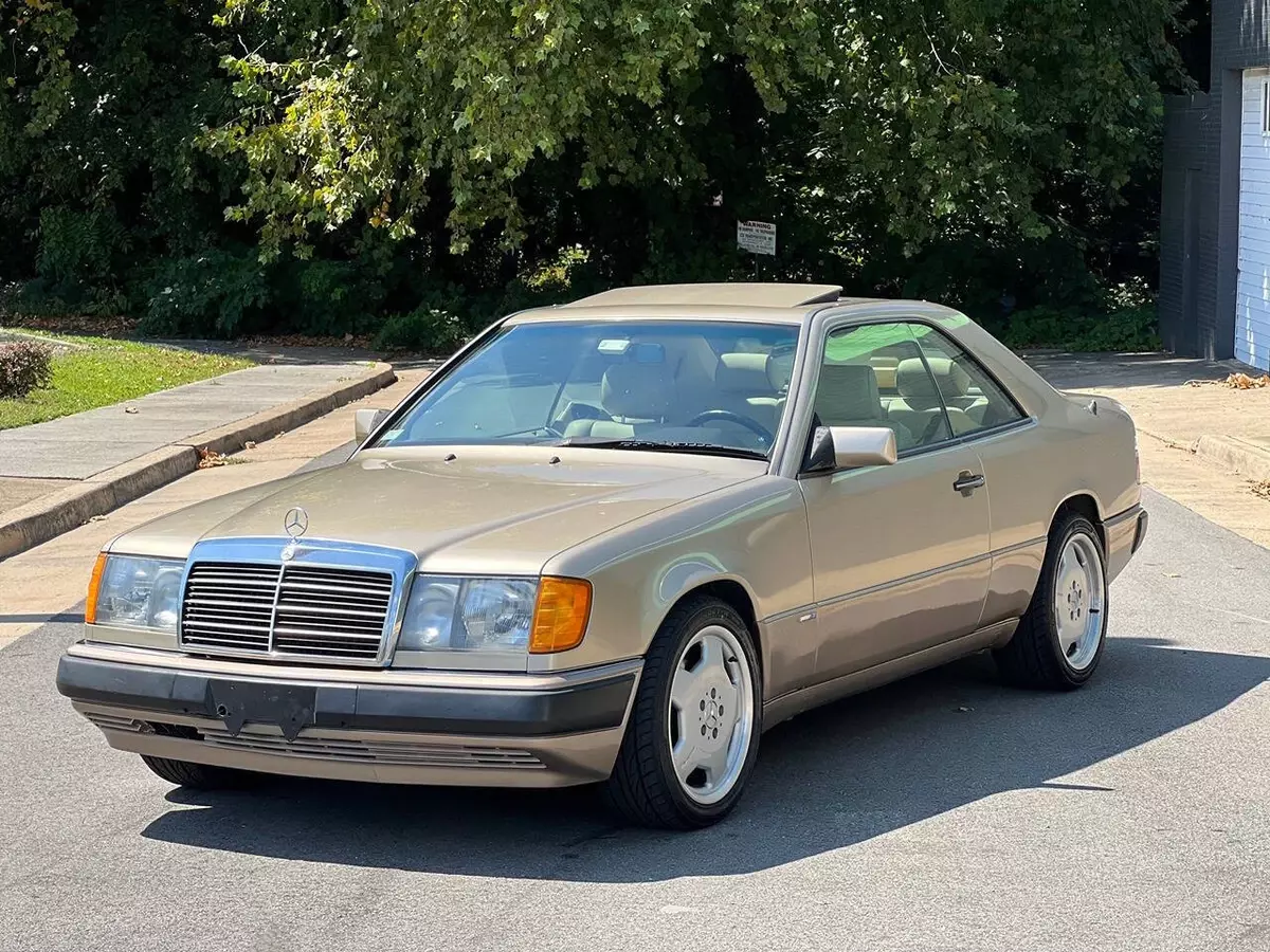 1993 Mercedes-Benz 300-Class 300 CE 2dr Coupe 1993 Mercedes-Benz 300-Series 300 CE 2dr Coupe