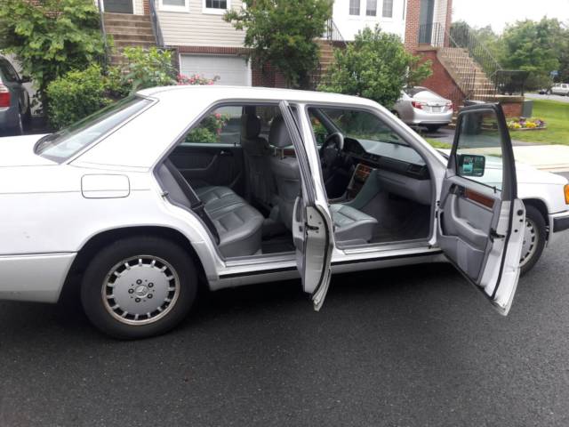 1993 Mercedes-Benz 300-Series Luxury - photo 11