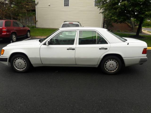 1993 Mercedes-Benz 300-Series Luxury - photo 4