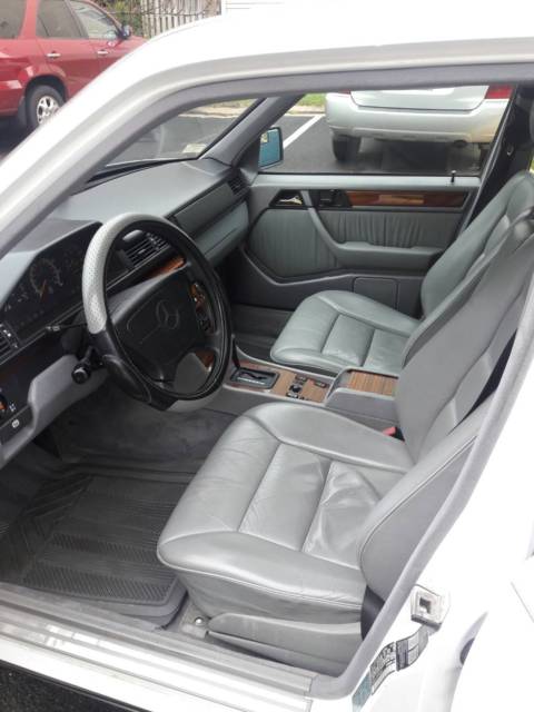 1993 Mercedes-Benz 300-Series Luxury - photo 5