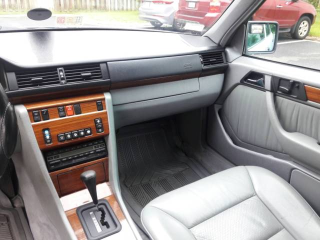 1993 Mercedes-Benz 300-Series Luxury - photo 7