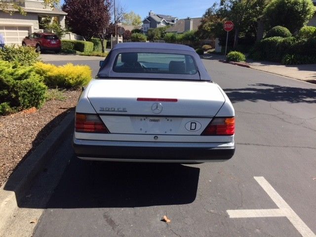 1993 Mercedes-Benz 300-Series 300CE Cabriolet - photo 4