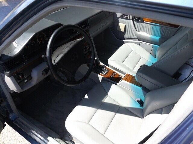 1993 Mercedes-Benz 300-Series 300E - photo 10