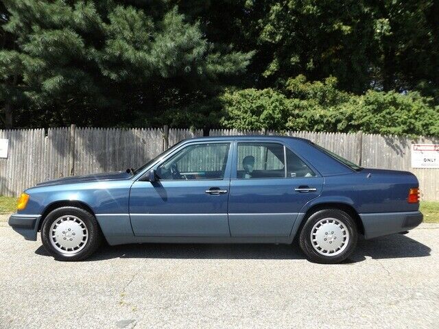 1993 Mercedes-Benz 300-Series 300E - photo 2