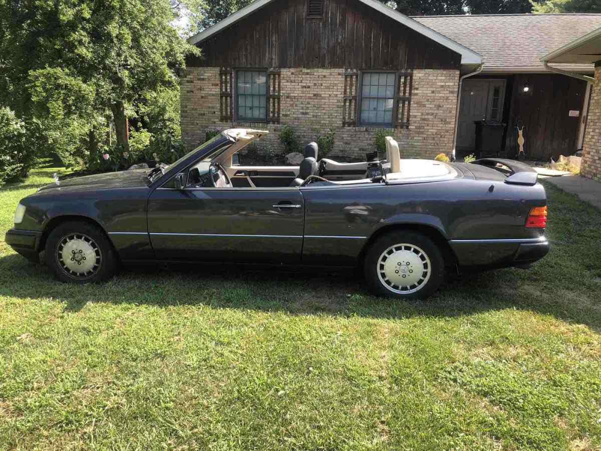 1993 Mercedes-Benz 300CE Convertible Black RWD Automatic CECV 1993 Mercedes-Benz 300CE CECV
