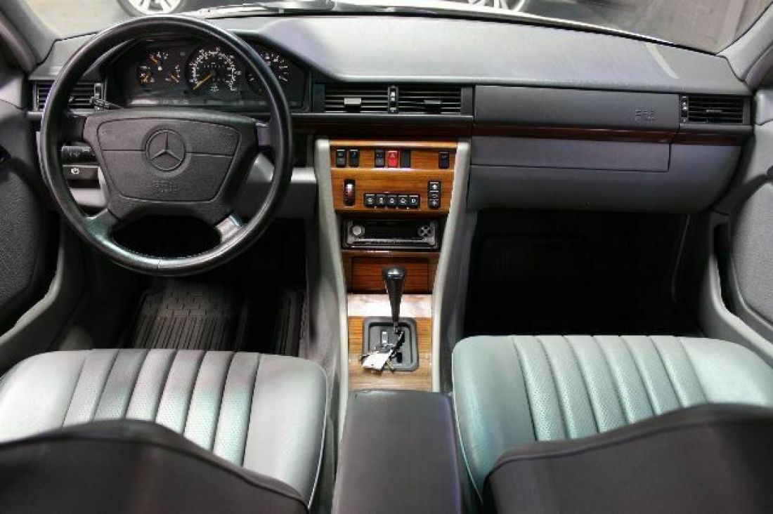 1993 Mercedes-Benz 300-Series - photo 9