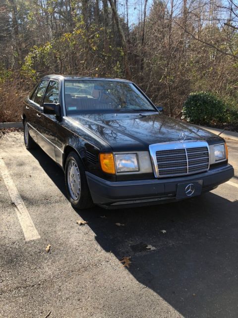 1993 Mercedes-Benz 300-Series BLACK