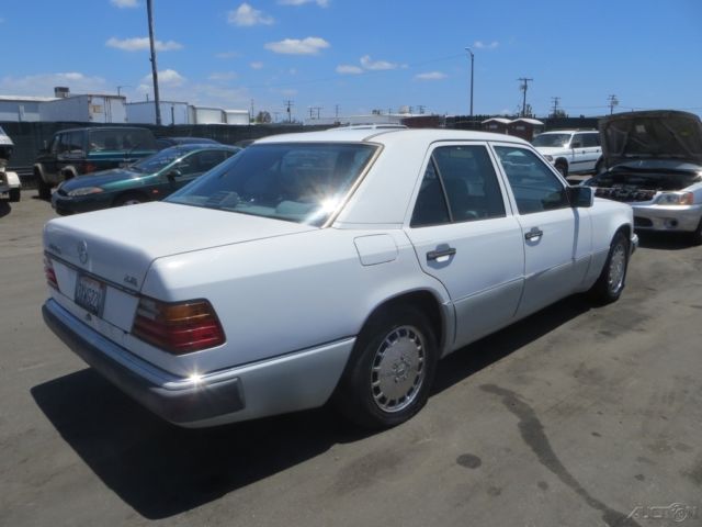 1993 Mercedes-Benz 300-Series 300E 2.6 (STD is Estimated) - photo 5
