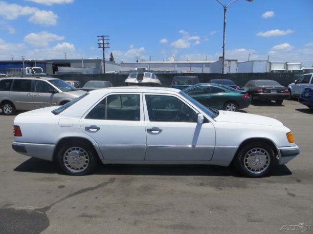 1993 Mercedes-Benz 300-Series 300E 2.6 (STD is Estimated) - photo 6