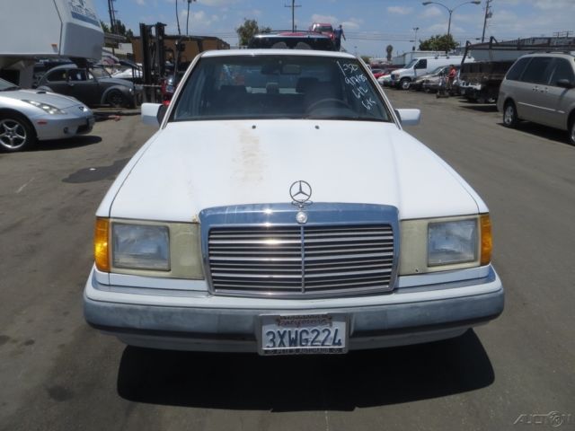 1993 Mercedes-Benz 300-Series 300E 2.6 (STD is Estimated) - photo 8