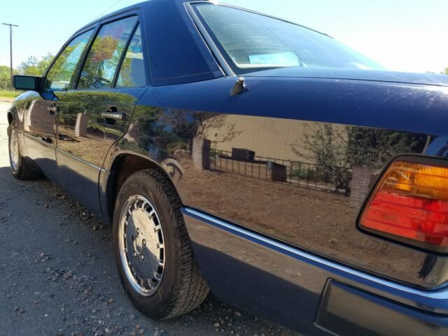 1993 Mercedes Benz 300E clean Carfax smog registered one owner 1993 Mercedes-Benz C-Class