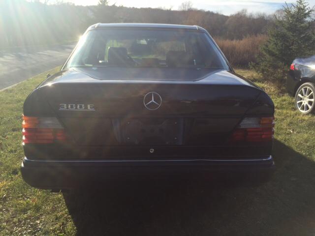 1993 Mercedes-Benz 300-Series Base Sedan 4-Door - photo 10