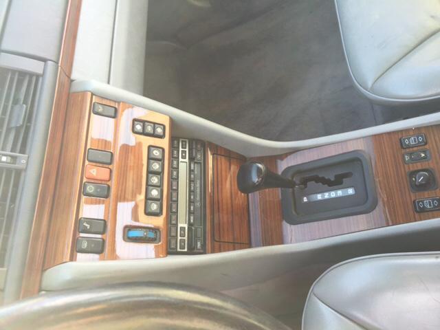 1993 Mercedes-Benz 300-Series Base Sedan 4-Door - photo 11