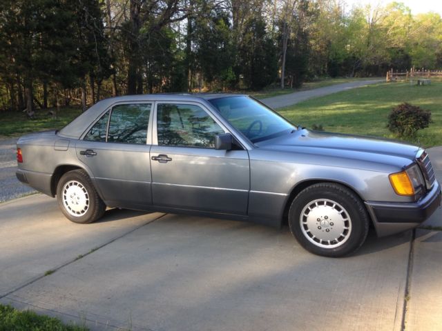 1993 Mercedes-Benz 300E Sedan 1993 Mercedes-Benz 300-Series