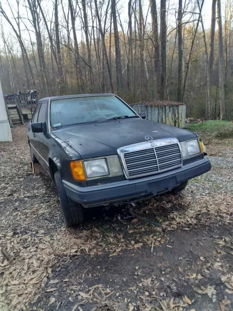 1993 Mercedes-Benz 300E Sedan Black E 2.8 1993 Mercedes-Benz E-Class E 2.8