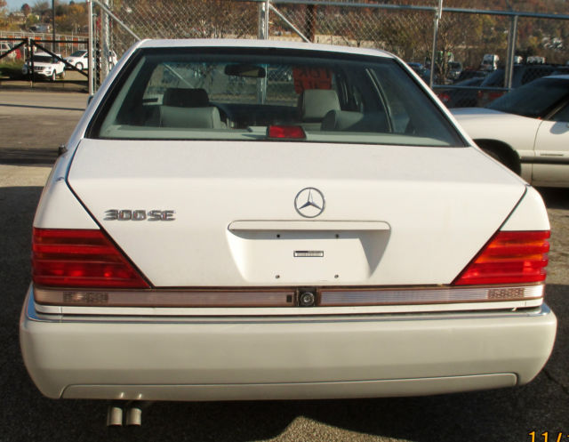 1993 Mercedes-Benz 300-Series Base Sedan 4-Door - photo 2