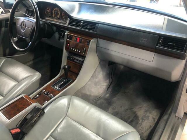 1993 Mercedes-Benz 400-Series 400 E 4dr Sedan - photo 13