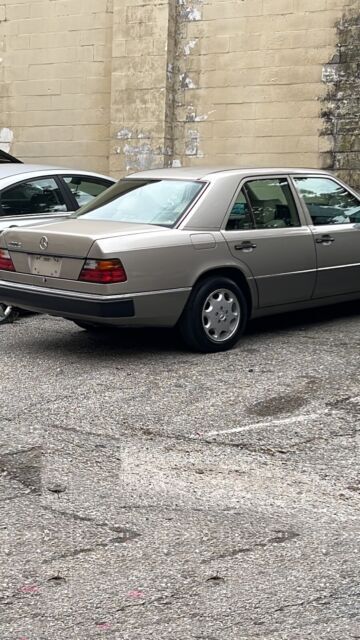 1993 Mercedes-Benz E-Class E - photo 2