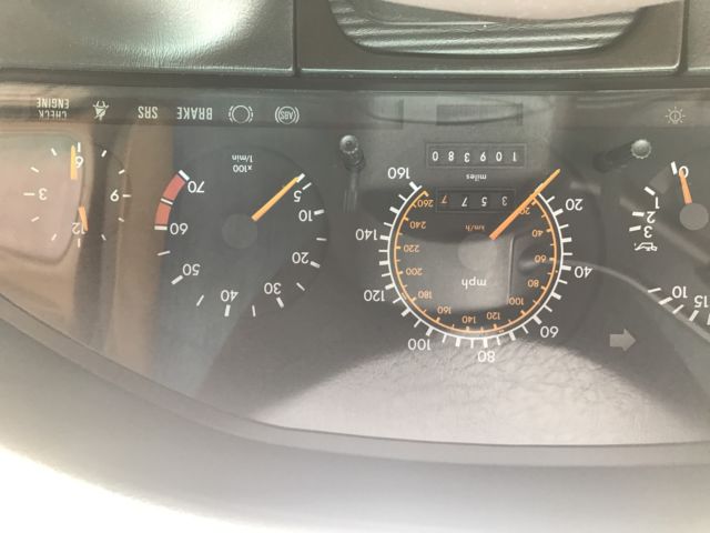 1993 Mercedes-Benz 400-Series Base Sedan 4-Door - photo 2