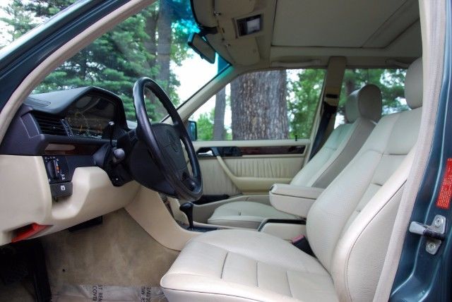 1993 Mercedes-Benz 500 E sedan - photo 9