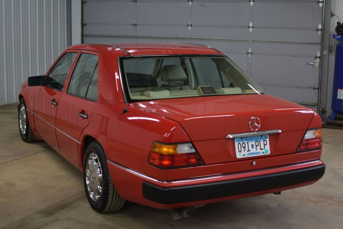 1993 Mercedes-Benz 300E - photo 2