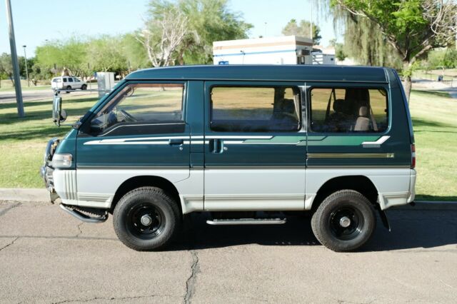 1993 Mitsubishi Delica 4WD Turbo Diesel !!!! - photo 3