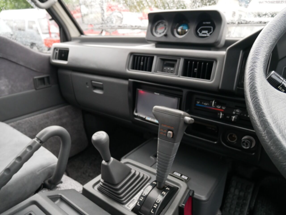 1993 Mitsubishi Delica - photo 12