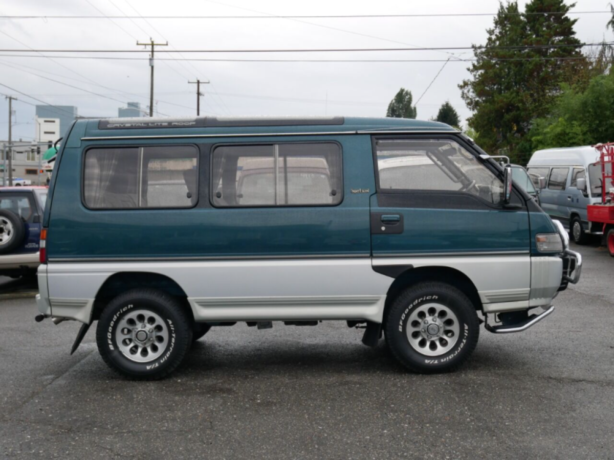 1993 Mitsubishi Delica - photo 2