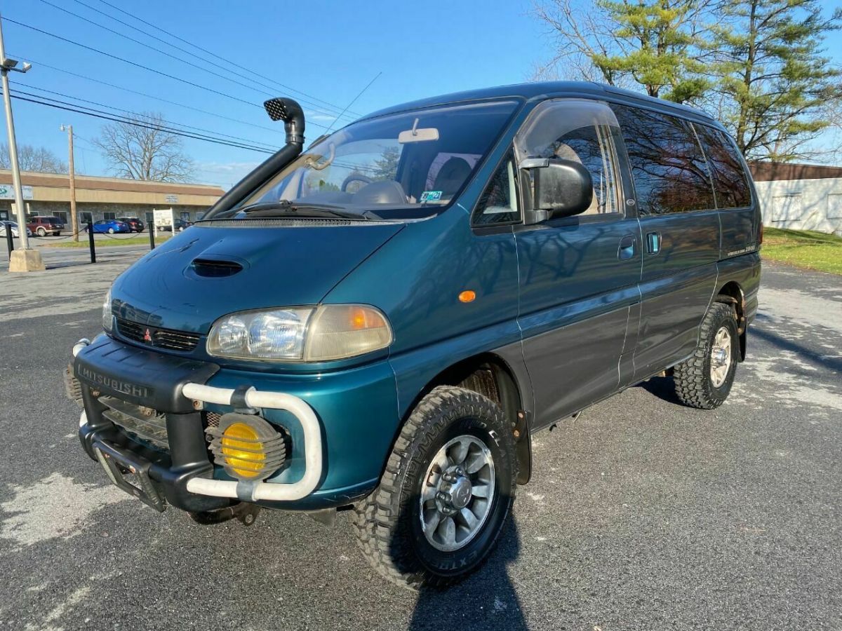 1993 Mitsubishi Van Space Gear