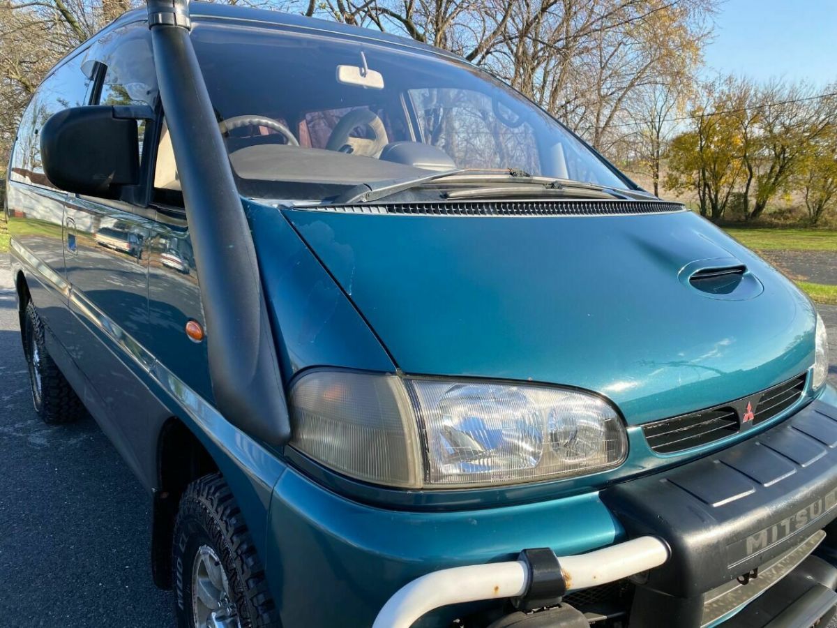 1993 Mitsubishi Van Space Gear - photo 11