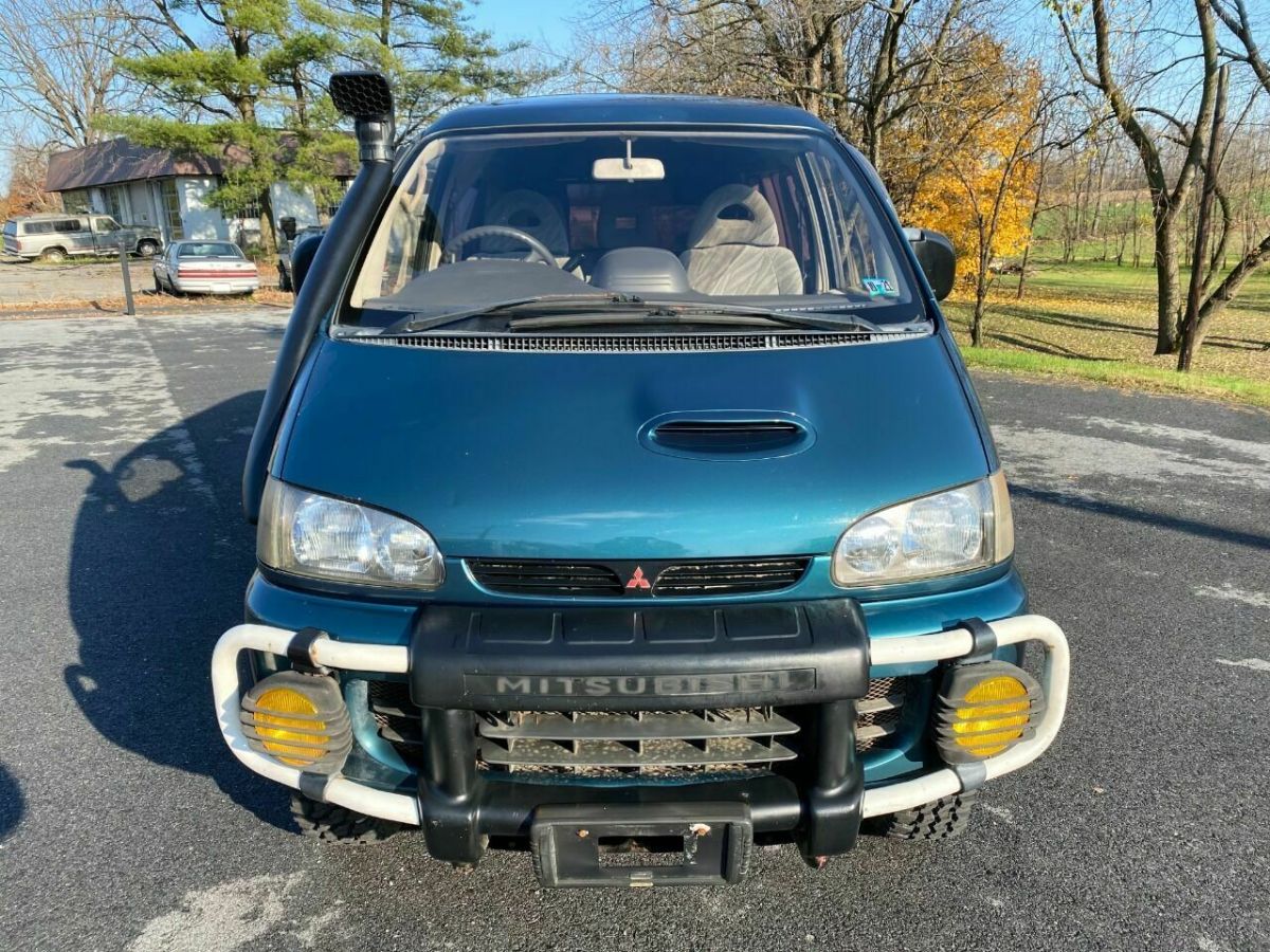 1993 Mitsubishi Van Space Gear - photo 8