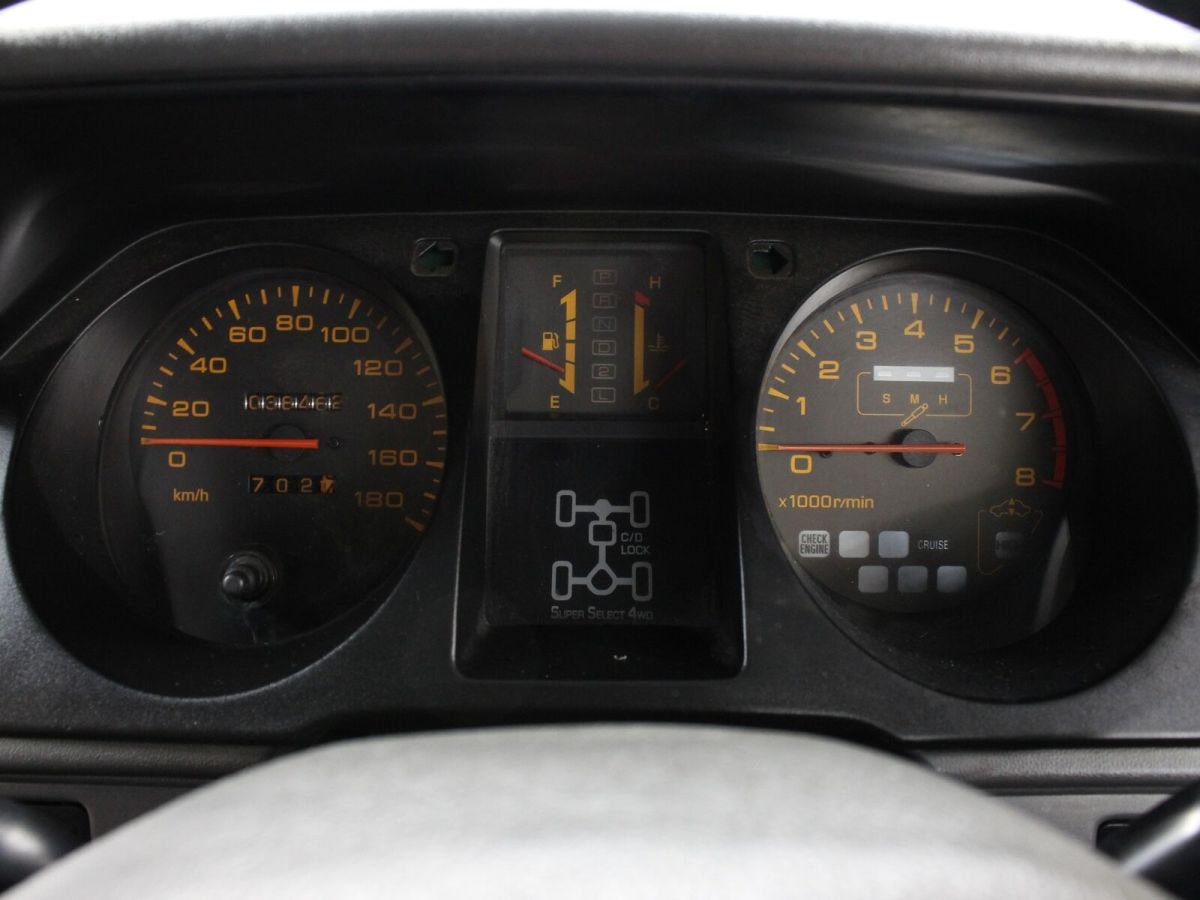 1993 Mitsubishi Pajero 4WD - photo 11