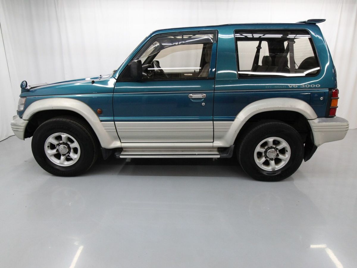 1993 Mitsubishi Pajero 4WD - photo 4