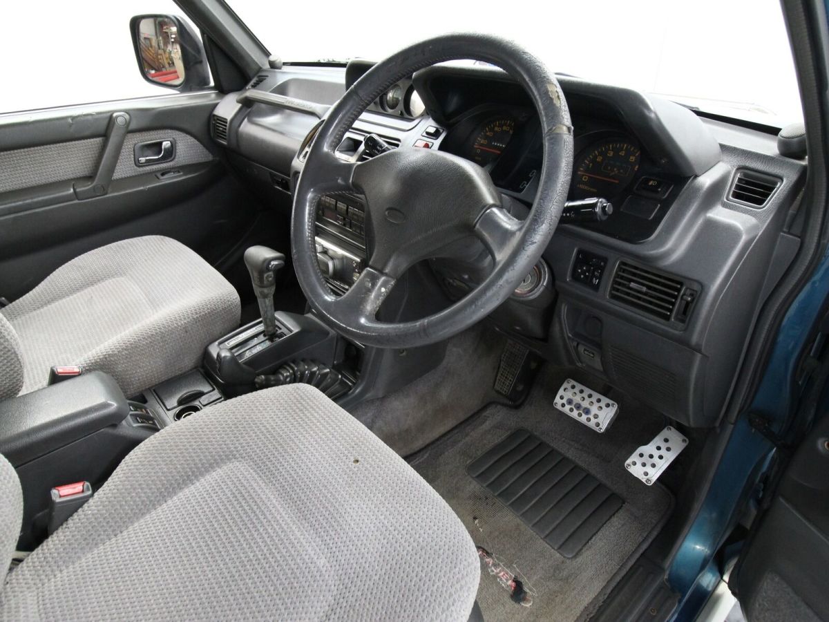 1993 Mitsubishi Pajero 4WD - photo 9