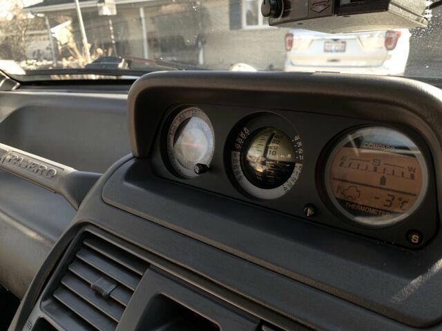 1993 Mitsubishi Montero - photo 5