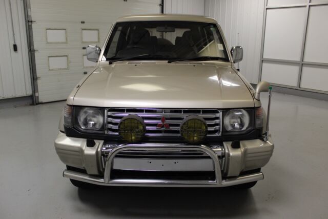 1993 Mitsubishi Pajero Exceed - photo 3