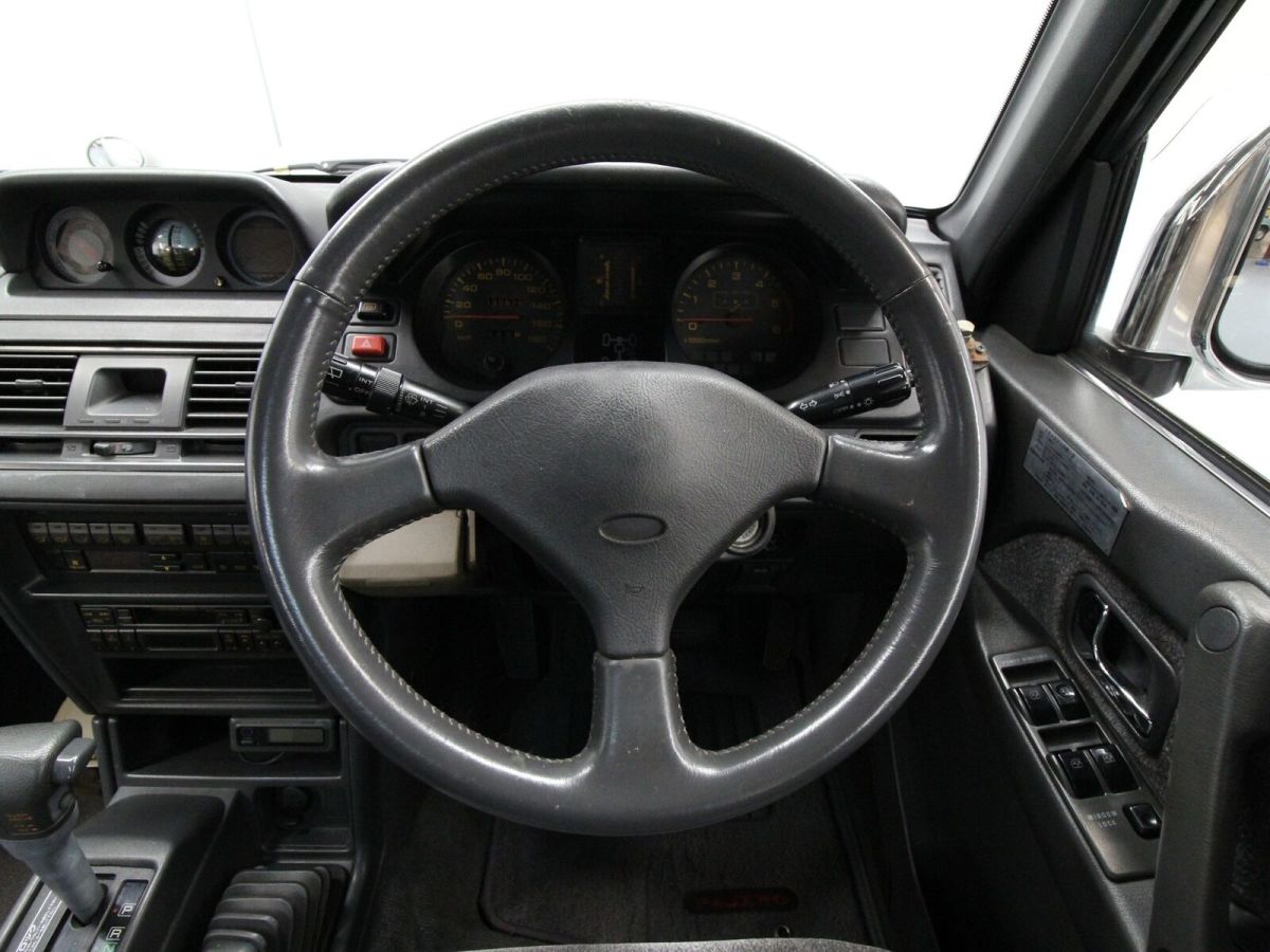 1993 Mitsubishi Pajero Exceed 4WD - photo 11