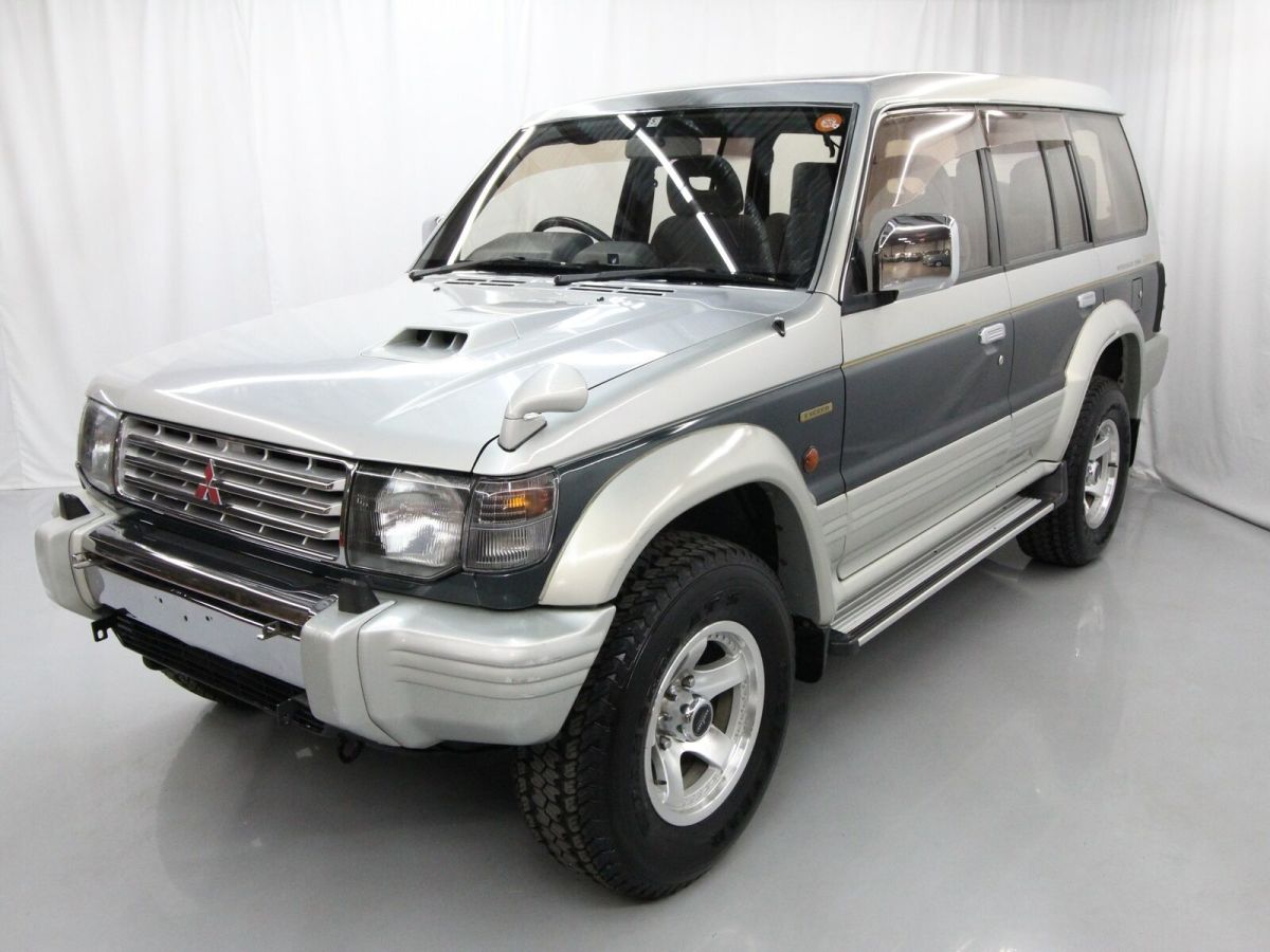 1993 Mitsubishi Pajero Exceed 4WD - photo 4