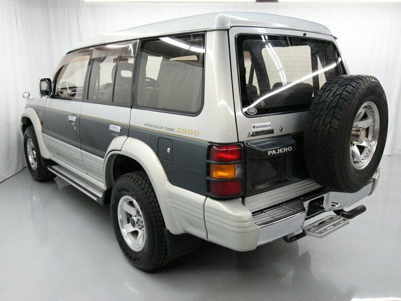 1993 Mitsubishi Pajero Exceed 4WD - photo 6