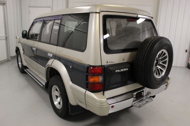 1993 Mitsubishi Pajero Exceed - photo 6