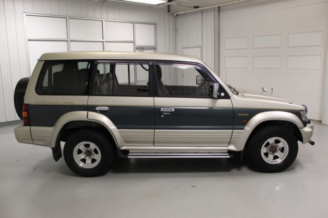 1993 Mitsubishi Pajero Exceed - photo 9